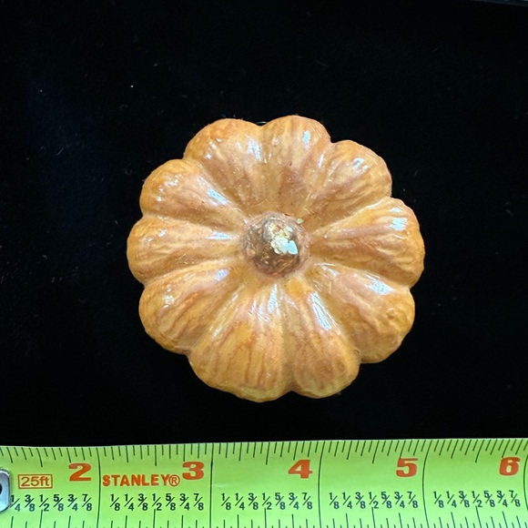 ⭐️NWT⭐️ box of Pottery Barn pumpkin candles. - Picture 4 of 5